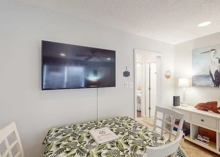 Holiday home Fun Seahorse With Gas Grill W&d & Pool Access - Walk To West *