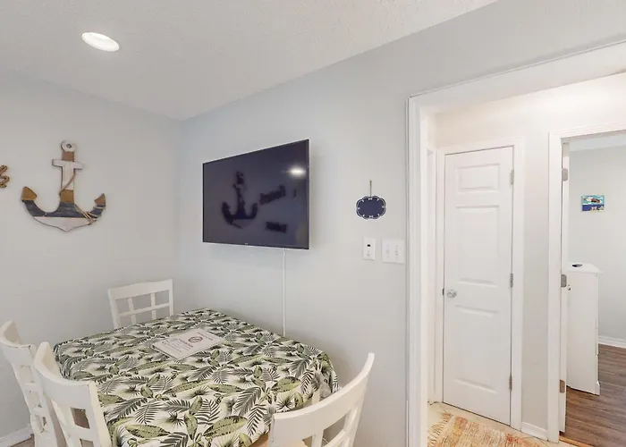 Fun Seahorse With Gas Grill W&d & Pool Access - Walk To West Holiday home