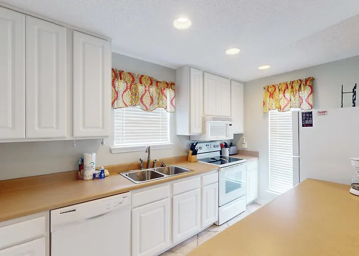 Holiday home Fun Seahorse With Gas Grill W&d & Pool Access - Walk To West Gulf Shores