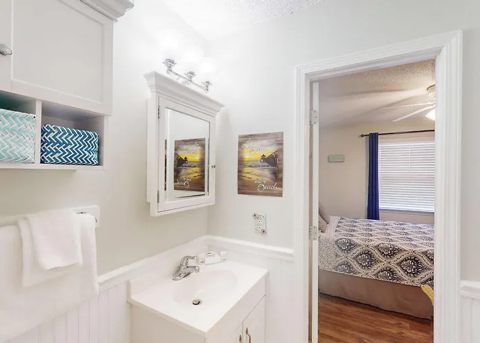 Fun Seahorse With Gas Grill W&d & Pool Access - Walk To West Holiday home *