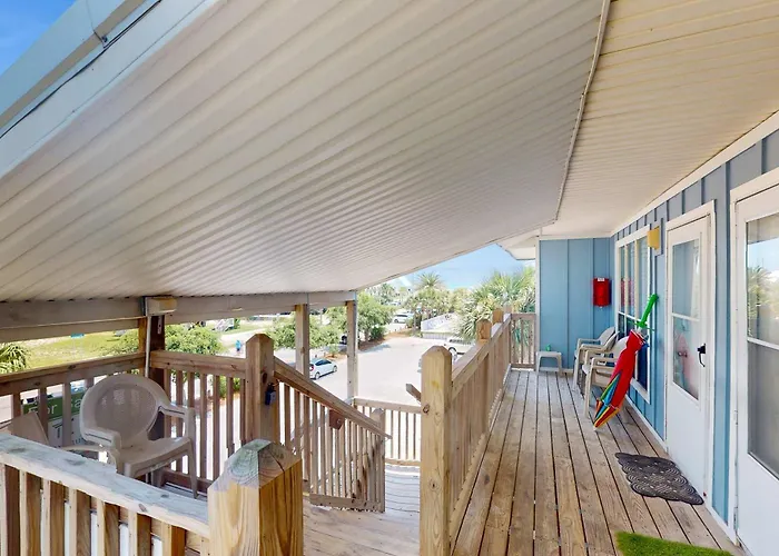 Fun Seahorse With Gas Grill W&d & Pool Access - Walk To West Holiday home Gulf Shores