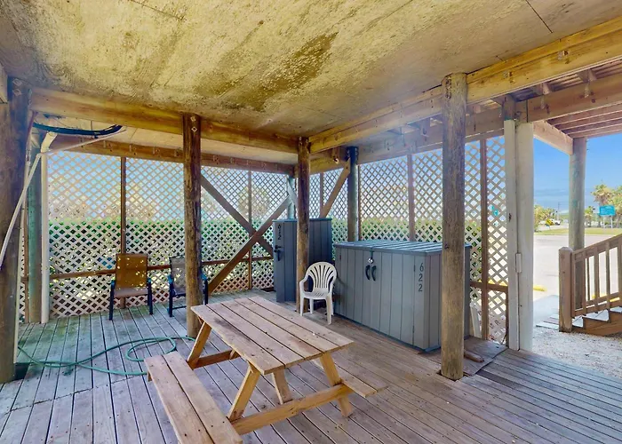 Fun Seahorse With Gas Grill W&d & Pool Access - Walk To West Holiday home Gulf Shores